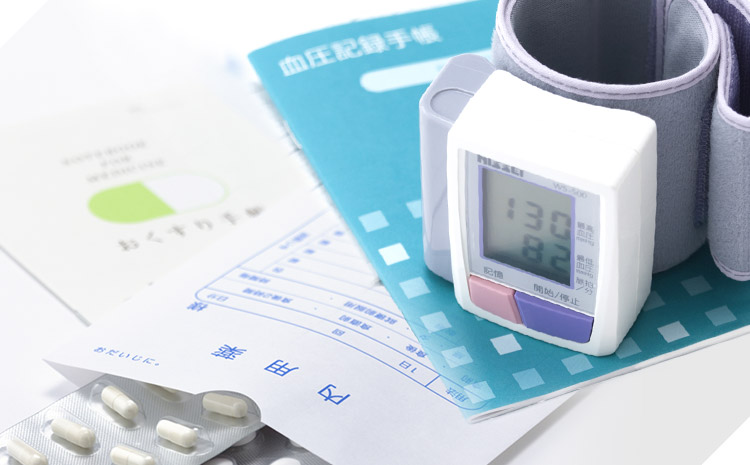 薬・血圧計のイメージ写真